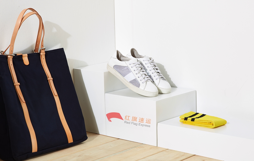 16557983176549.jpg 攝圖網(wǎng)_500512259_配飾鞋包靜物(企業(yè)商用)_副本.jpg