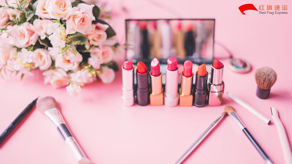 16588010516707.jpg 攝圖網_500498717_美妝口紅化妝品(企業商用)_副本.jpg